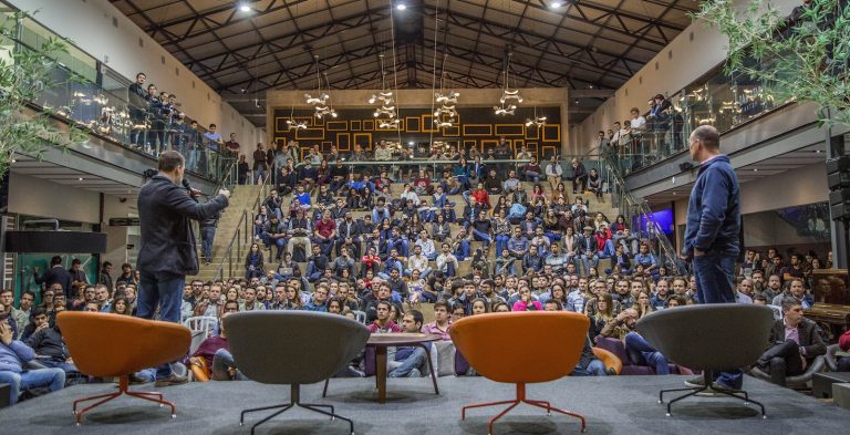 Startup Summit: iniciativa catarinense vira palco nacional para ecossistema de inovação e empreendedorismo