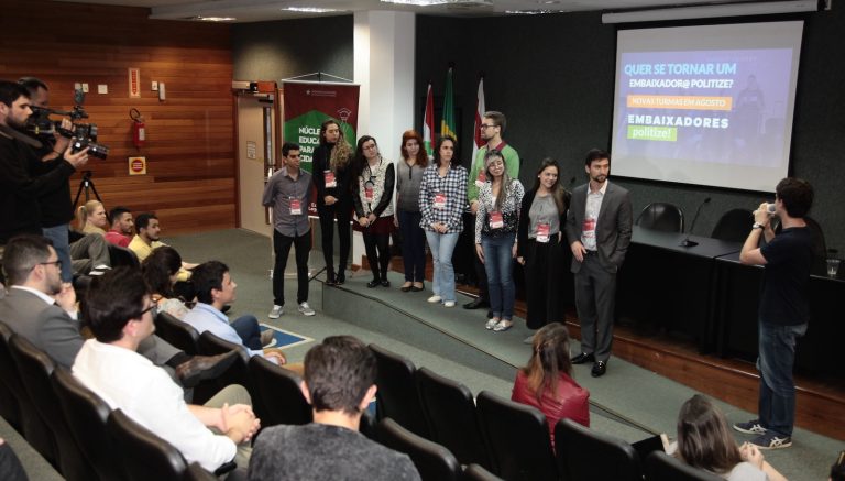 Projeto de app para saúde pública vence Hackathon Cívico promovido na Alesc