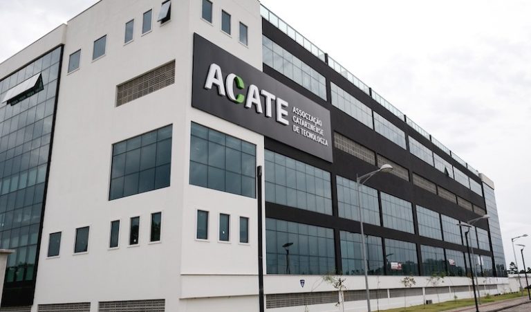 Fachada do CIA Sapiens, parte da Rede de Inovação de Florianópolis