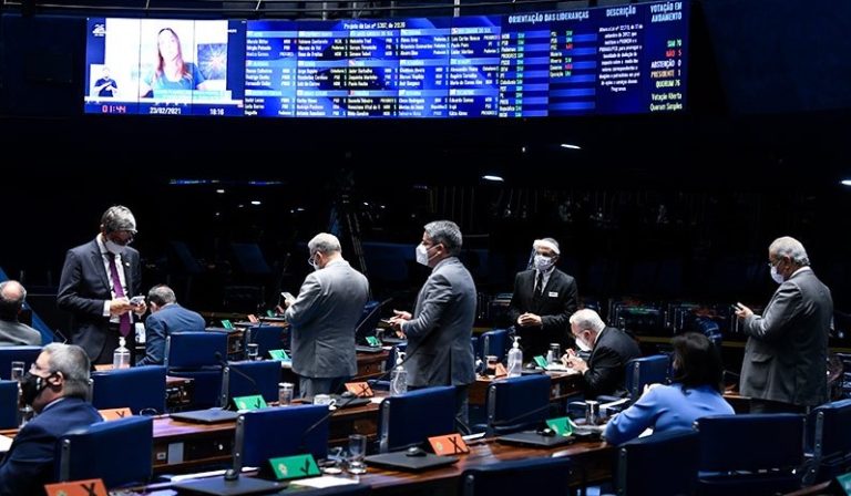 Congresso libera recursos para Fundo Nacional de Ciência e Tecnologia