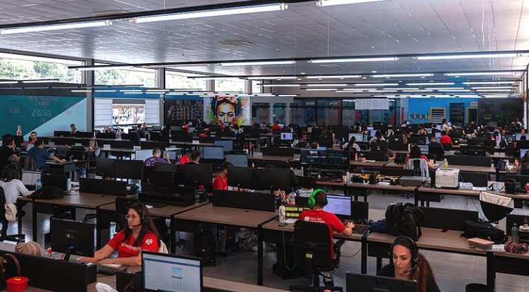 “Velho normal”: na Magazord, de Rio do Sul, trabalho 100% presencial volta à rotina