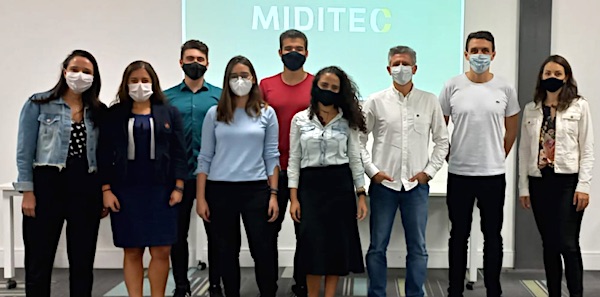 Representantes das seis startups selecionadas para o programa de incubação, que tem metodologia do MIDITEC/ACATE.