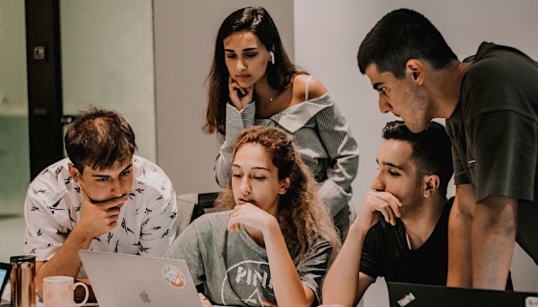 GovTech SebraeHub vai investir em soluções que ajudem a desburocratizar processos entre governos, empreendedores e população.