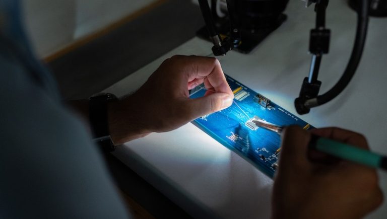 Santa Catarina é destaque no programa 2006, com iniciativas conduzidas pela Fundação CERTI, como LabElectron Nucleador e LabFaber.