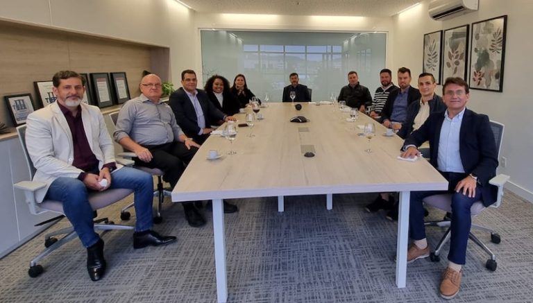 Encontro em Joinville promovido por Armazém Cloud e Santa Fé Seguros debate o avanço dos ataques cibernéticos