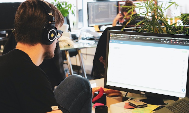 Desenvolvida pela Tiflux, plataforma de atendimento transforma relacionamento de fornecedor com clientes e triplica produtividade ao configurar e organizar SLA.