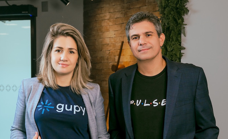 Mariana Dias, da Gupy, e Cesar Nanci, da Pulses: fortalecimento de soluções para o RH das empresas