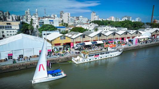 Visão aérea do Cais Mauá, em Porto Alegre, onde acontece o South Summit Brazil.