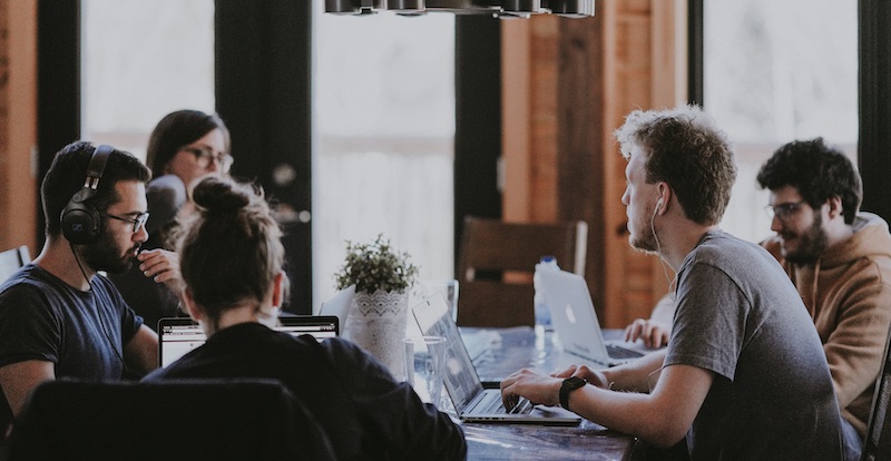 A empresa que adota este modelo precisa estar disposta a assumir riscos