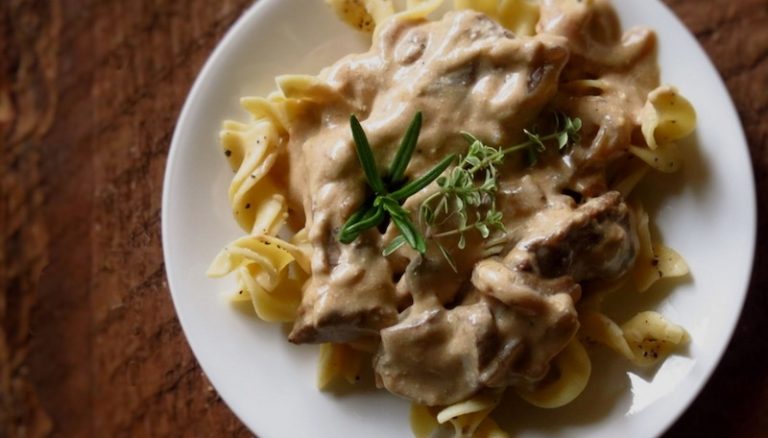 Duvido que a IA conheça um dos grandes truques do strogonoff. Somos imbatíveis e imprescindíveis em algo fantástico: a criatividade