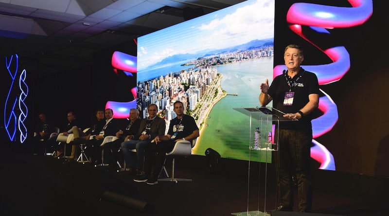 Empresas de fora foram convidadas a se transferirem para SC, onde o setor tech conta com 20 mil empresas e um faturamento de R$ 22 bilhões