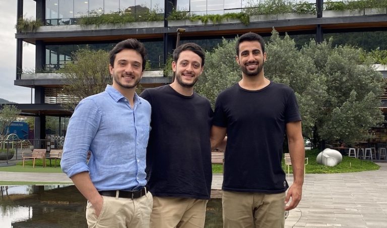 Startup dos sócios Gabriel Accetta, Vitor Bez e Arthur Estrella administra 400 apartamentos no modelo moradia por assinatura em Florianópolis