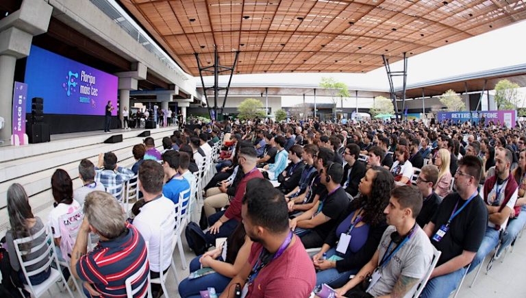 Floripa Mais Tec promoveu oficinas e workshops sobre carreira na área de tecnologia - mais de 12,5 mil pessoas estão inscritas no programa