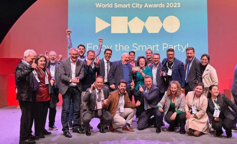 Curitiba (PR) vence o principal prêmio do World Smart City Awards 2023, conferido pela organização do Smart City World Congress.