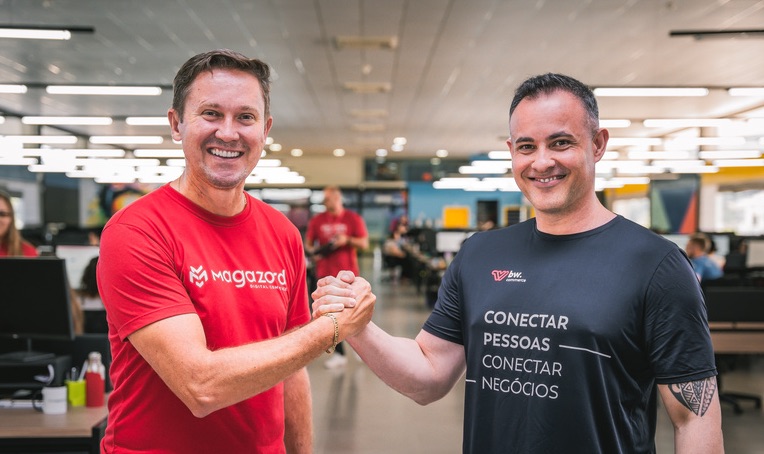 Plano da empresa é destinar cerca de R$ 40 milhões para aquisições nos próximos anos, em estratégia de crescimento inorgânico. Na foto, os CEOs Jailson Goedert (Magazord) e Fábio Verardi (BW)