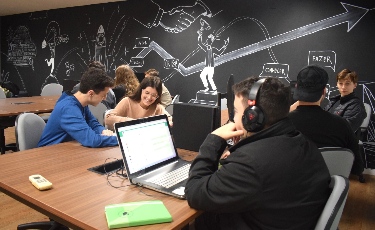 Negócios selecionados terão residência de um ano em nova estrutura dedicada a incubação de empresas. Inscrições encerram em 21.05.