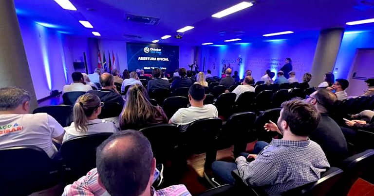 Oktobertech, promovido pela Blusoft, vai debater o futuro da indústria, da saúde e as tecnologias emergentes.