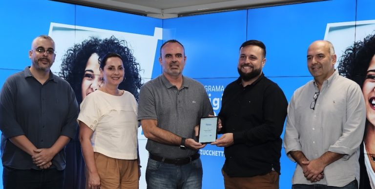 Parceria pretende atender até 150 micro e pequenas empresas catarinenses com diagnóstico, capacitação e soluções tecnológicas.