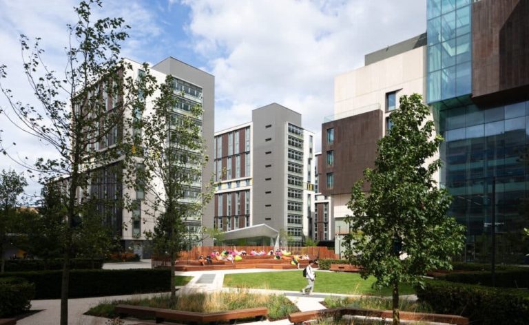 Lições e referências de como cidades ressignificaram espaços abandonados, conectando pessoas e se transformando em símbolo da nova economia