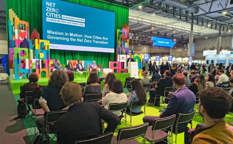 Smart City Expo Barcelona traz alertas sobre desinformação e chama cidades à ação pela transição climática