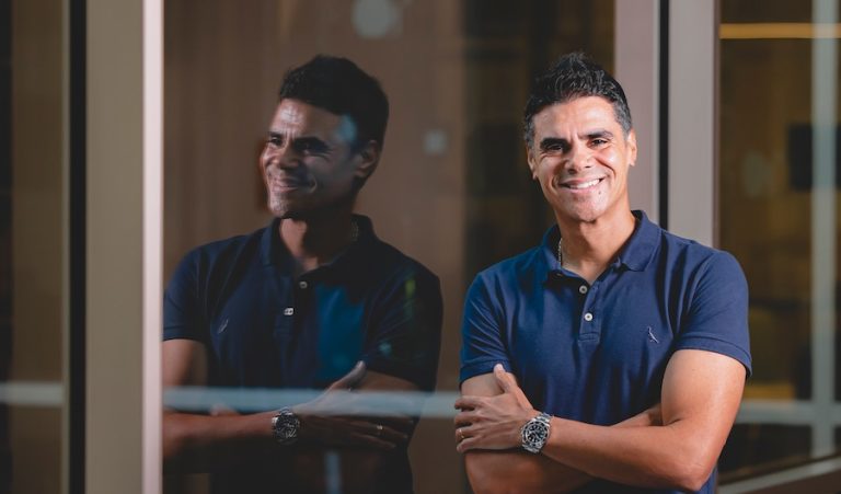 Gigantes catarinenses de software anunciam aquisições de empresas de TI gaúchas