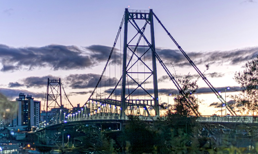 Estudo revela que a capital tem alto senso de comunidade e disponibilidade de talentos, mas não rompe barreiras para competir com hubs globais